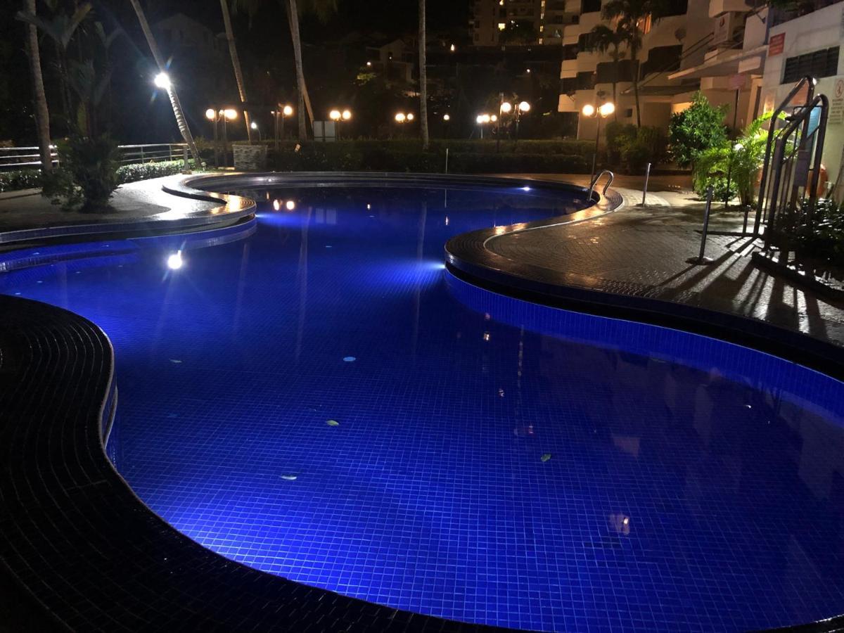 Beach Resort Home Stay Sri Sayang Apartment Batu Ferringhi 2Bedroom Zewnętrze zdjęcie